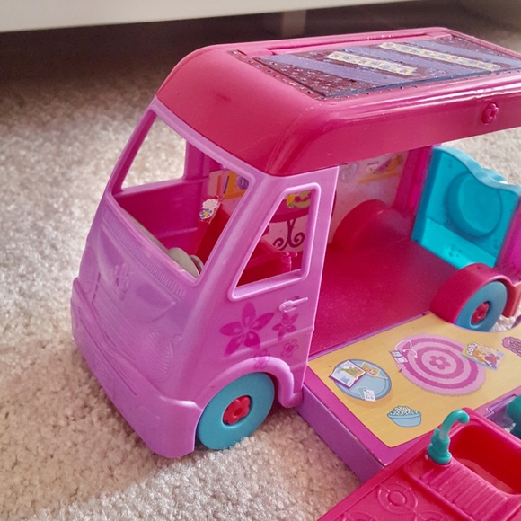 Polly Pocket Purple Food Truck with 2 Doll Keychains, Necklace and Furniture - Picture 5 of 7